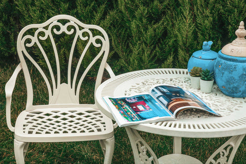 Set de mobilier exterior alb cu o scaun  SARDEGNA și o masă, ideal pentru terase, grădini, cafenele și restaurante. Design elegant, material rezistent la intemperii, protecție UV și durabilitate sporită. Set de mobilier exterior alb cu o scaun  SARDEGNA și o masă, ideal pentru terase, grădini, cafenele și restaurante. Design elegant, material rezistent la intemperii, protecție UV și durabilitate sporită.