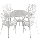 Set de mobilier exterior albe cu 4 scaune și o masă, ideal pentru terase, grădini, cafenele și restaurante. Design elegant, material rezistent la intemperii, protecție UV și durabilitate sporită.