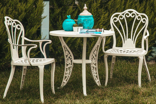 Set de mobilier exterior albe cu doua scaune SARDEGNA și o masă, ideal pentru terase, grădini, cafenele și restaurante. Design elegant, material rezistent la intemperii, protecție UV și durabilitate sporită. Set de mobilier exterior albe cu doua scaune SARDEGNA și o masă, ideal pentru terase, grădini, cafenele și restaurante. Design elegant, material rezistent la intemperii, protecție UV și durabilitate sporită.