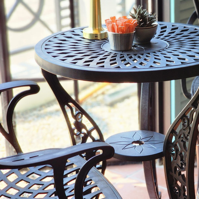 Set de mobilier Masa rotunda exterior negru SARDEGNA, cu o scaun și o masă evidențiind designul ergonomic, materialul durabil și structura rezistentă la intemperii. Ideal pentru spații exterioare precum terase, grădini și cafenele.