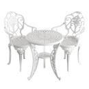 Set de mobilier exterior alb cu 2 scaune SICILY și o masă, ideal pentru terase, grădini, cafenele și restaurante. Design elegant, material rezistent la intemperii, protecție UV și durabilitate sporită.