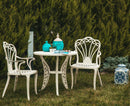 Set de mobilier exterior cu doua scaune albe  și o masă rotunda SARDEGNA, ideal pentru terase, grădini, cafenele și restaurante. Design elegant, material rezistent la intemperii, protecție UV și durabilitate sporită.