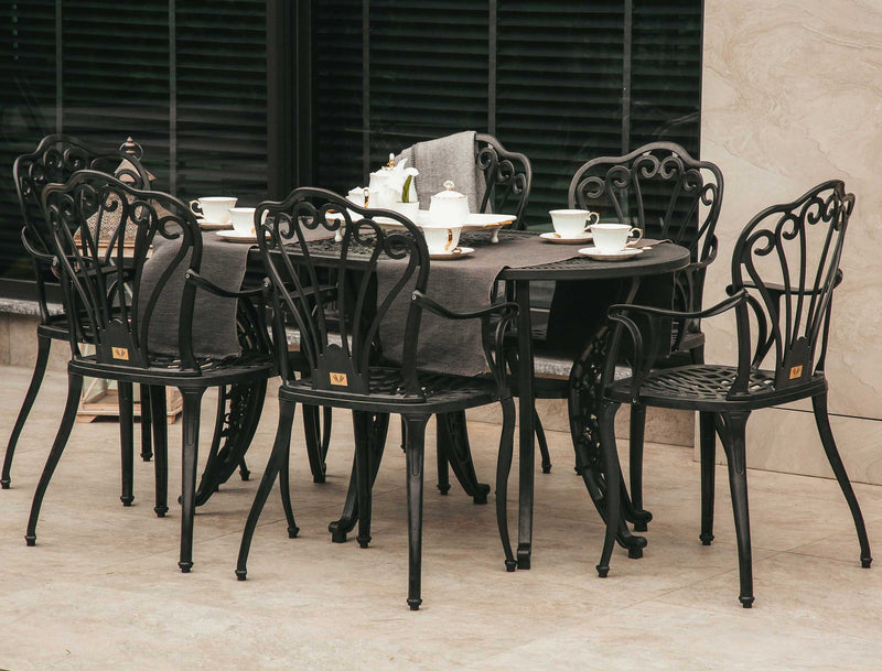 Set de mobilier exterior negre cu sase scaune SARDEGNA și o masă, ideal pentru terase, grădini, cafenele și restaurante. Design elegant, material rezistent la intemperii, protecție UV și durabilitate sporită.