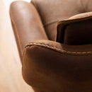 Canapea extensibilă TESLA,  senzația de piele natural, Picioarele : din metal vopsit în câmp electrostatic. , extensibila detalie ,   textură maro cu cusături fine și finisaj elegant